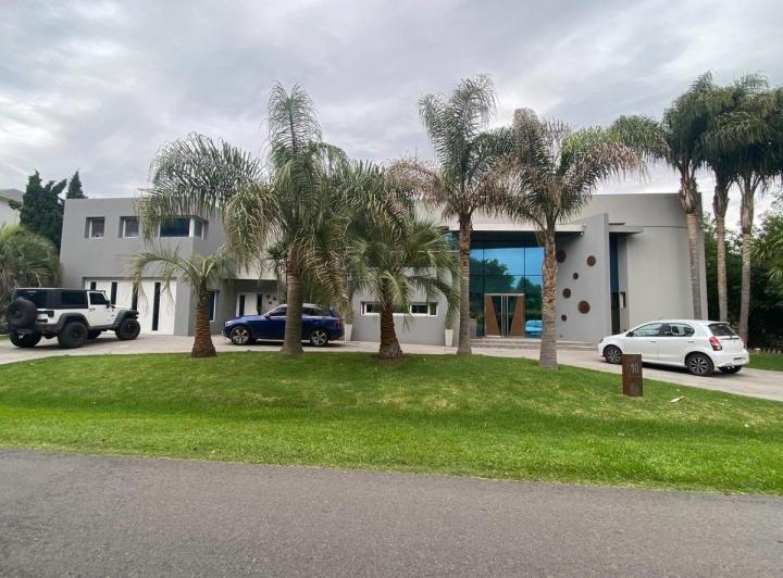 Casa · 717m² · 6 Ambientes