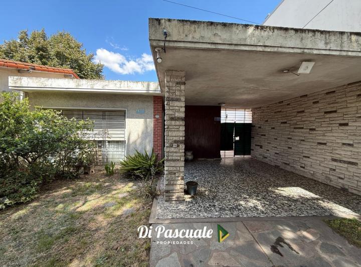 Casa · 100m² · 4 Ambientes · 2 Cocheras