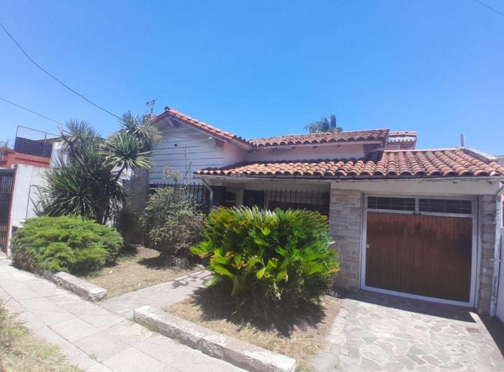 Casa · 150m² · 4 Ambientes · 1 Cochera