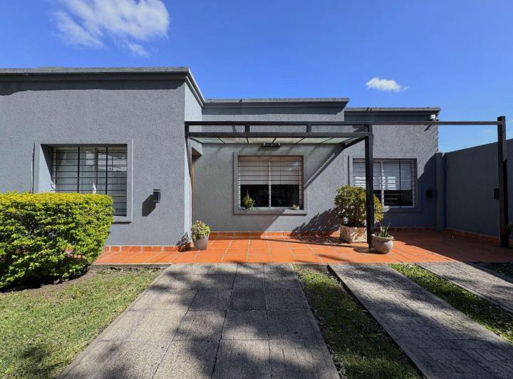 Casa · 145m² · 4 Ambientes · 1 Cochera