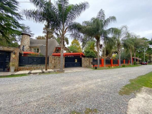 Casa · 400m² · 5 Ambientes