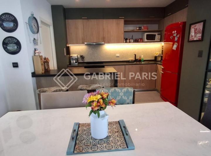 Casa · 171m² · 4 Ambientes · 2 Cocheras