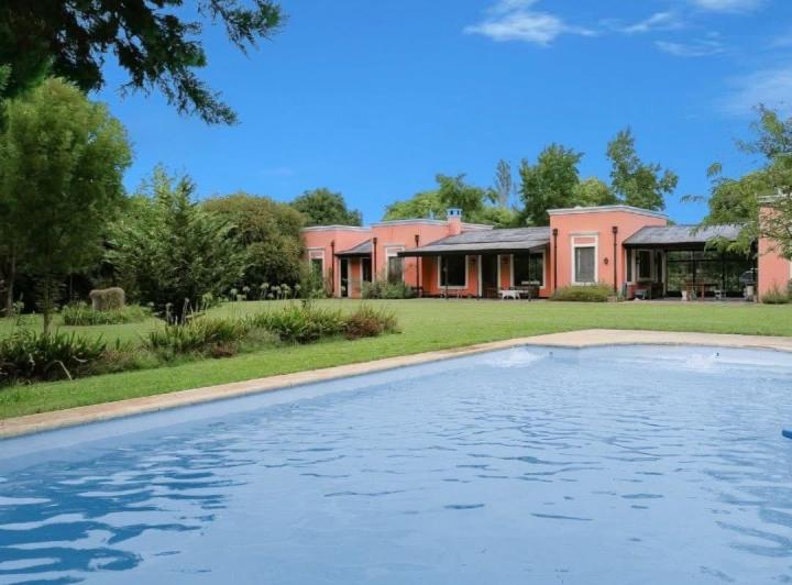 Casa · 260m² · 4 Dormitorios