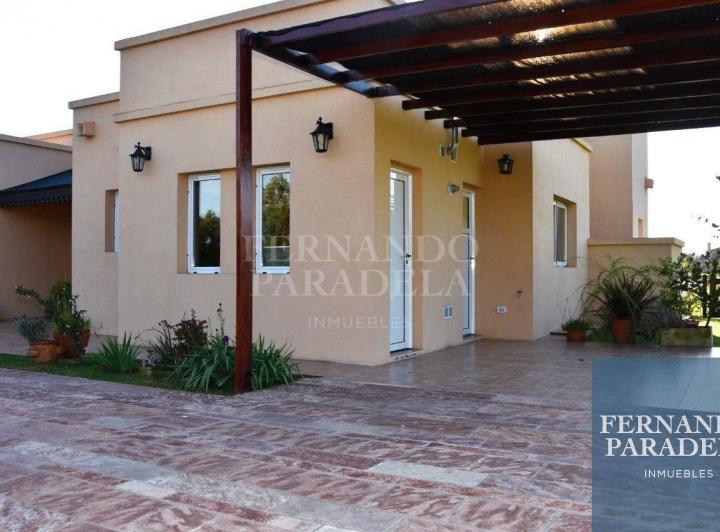 Casa · 186m² · 4 Ambientes · 2 Cocheras