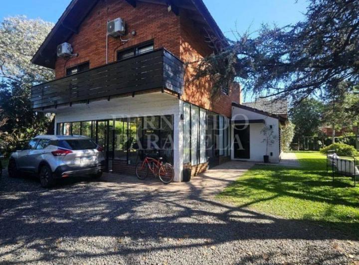 Casa · 307m² · 4 Ambientes · 4 Cocheras