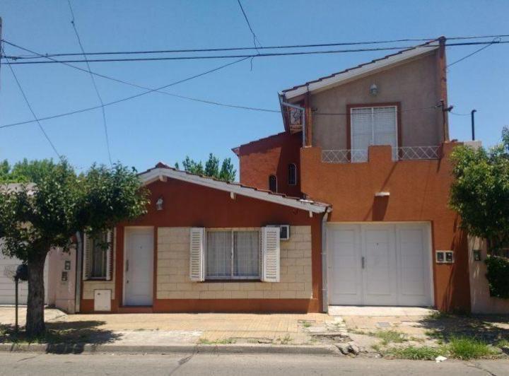 Casa · 150m² · 4 Ambientes · 2 Cocheras