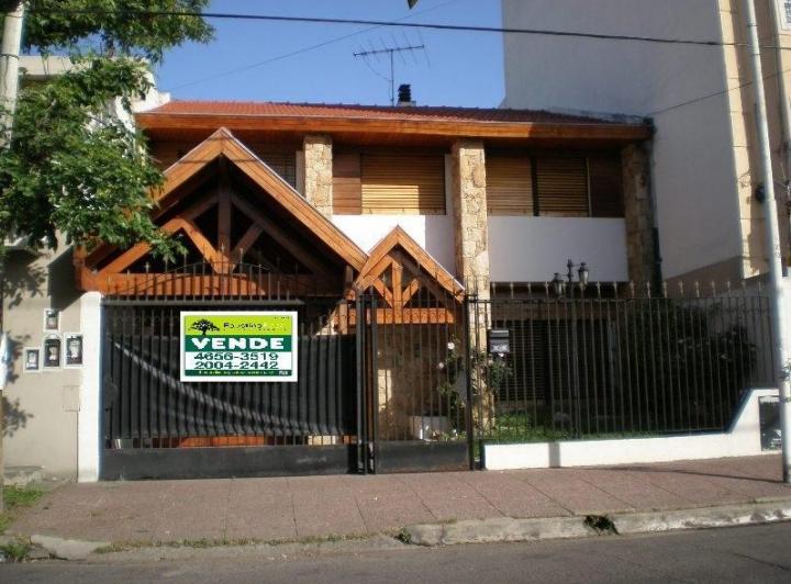 Casa · 240m² · 5 Ambientes