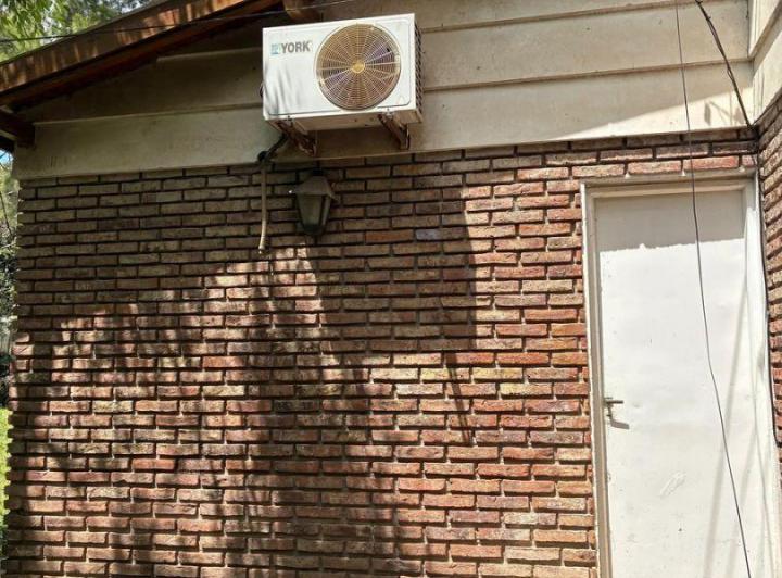 Casa · 1000m² · 4 Ambientes · 2 Cocheras