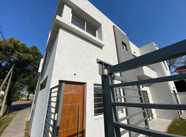 Casa · 75m² · 3 Ambientes · 1 Cochera
