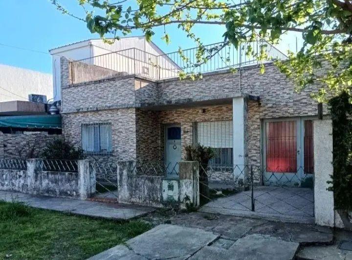 Casa · 90m² · 3 Ambientes · 1 Cochera