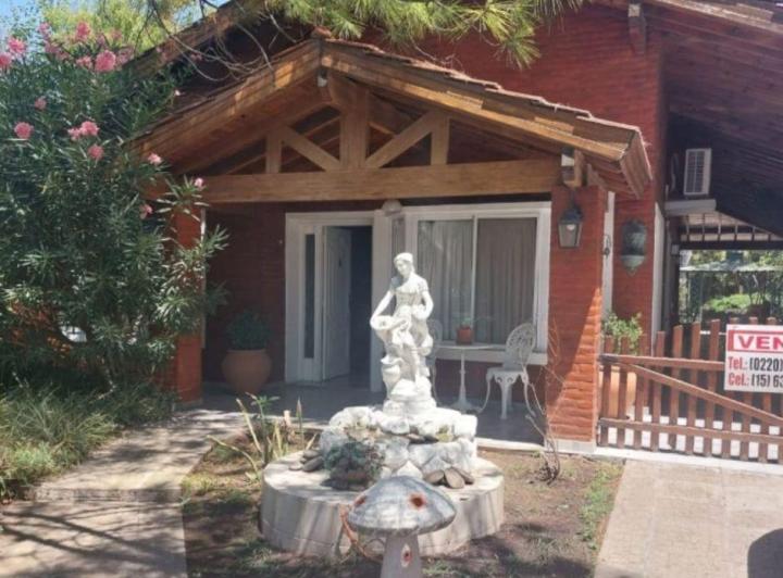 Casa · 150m² · 5 Ambientes · 2 Cocheras