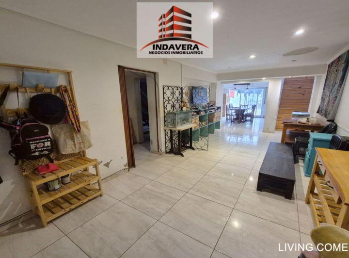 Casa · 126m² · 5 Ambientes · 1 Cochera