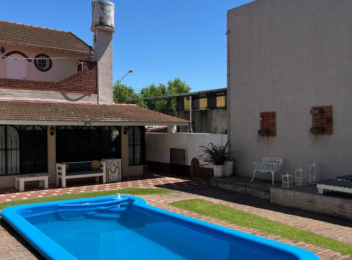 Casa · 200m² · 5 Ambientes · 1 Cochera