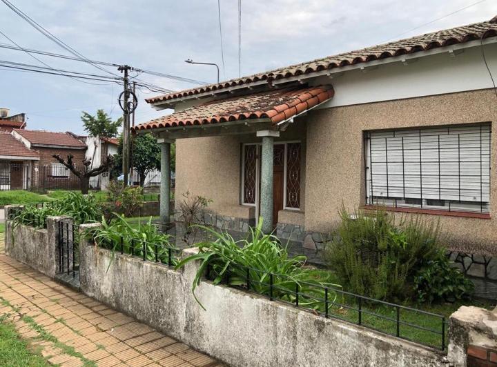Casa · 125m² · 4 Ambientes · 1 Cochera