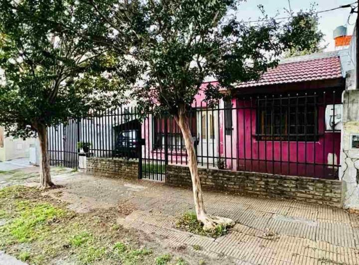 Casa · 160m² · 3 Ambientes · 2 Cocheras