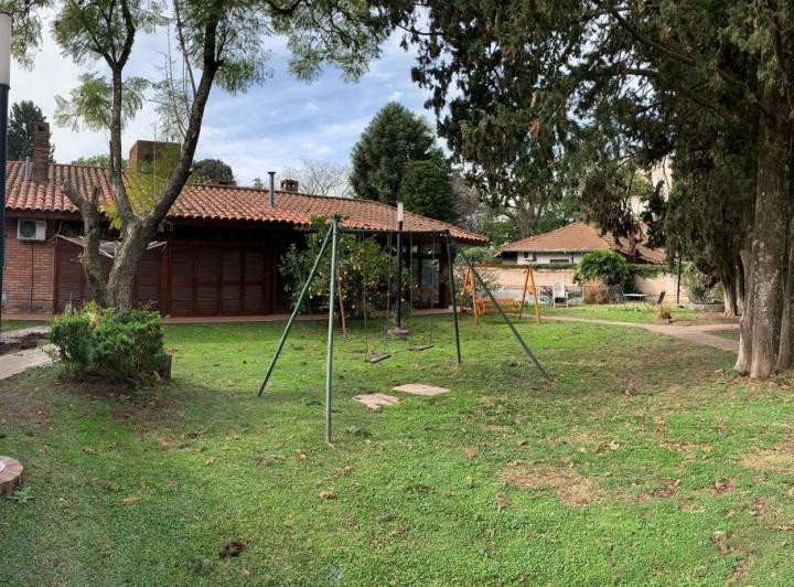 Casa · 284m² · 4 Ambientes · 1 Cochera