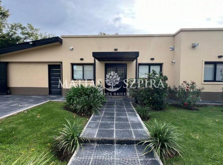 Casa · 164m² · 4 Ambientes · 2 Cocheras