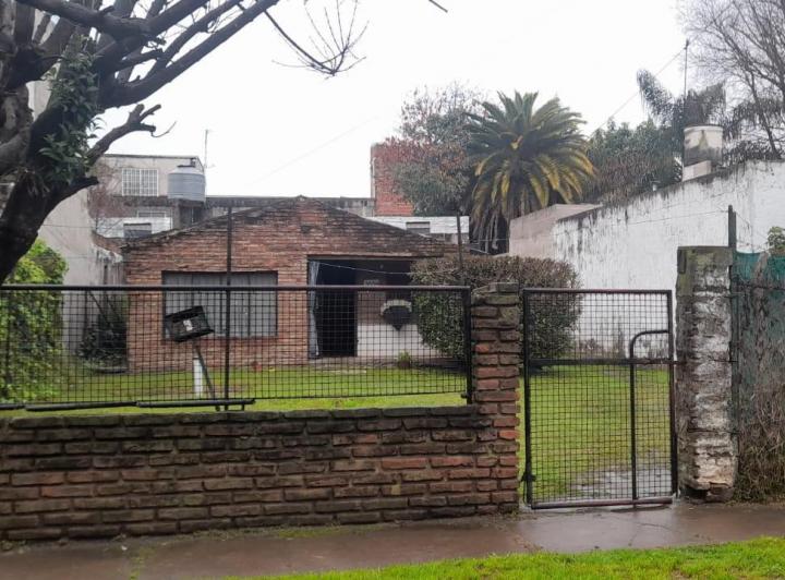 Casa · 70m² · 2 Dormitorios · 4 Cocheras