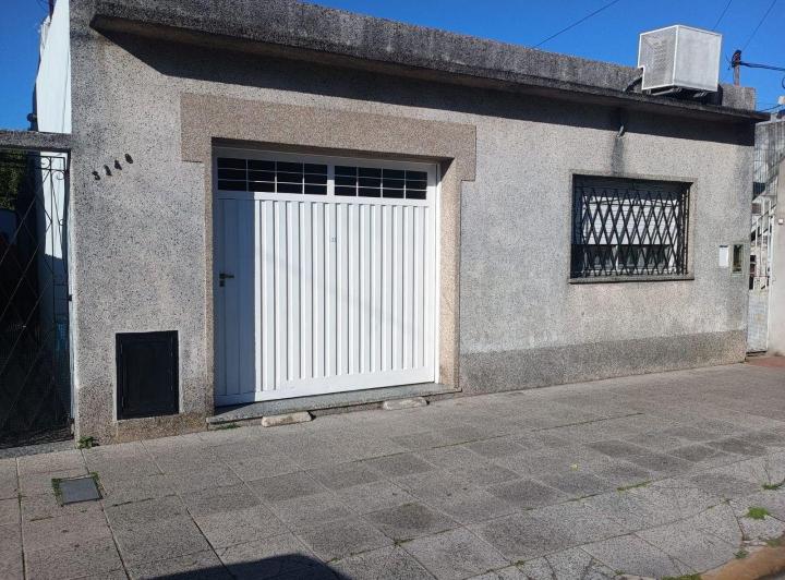 Casa · 95m² · 3 Ambientes · 1 Cochera
