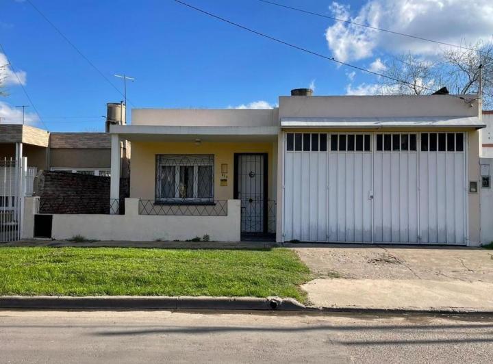 Casa · 96m² · 4 Ambientes · 1 Cochera