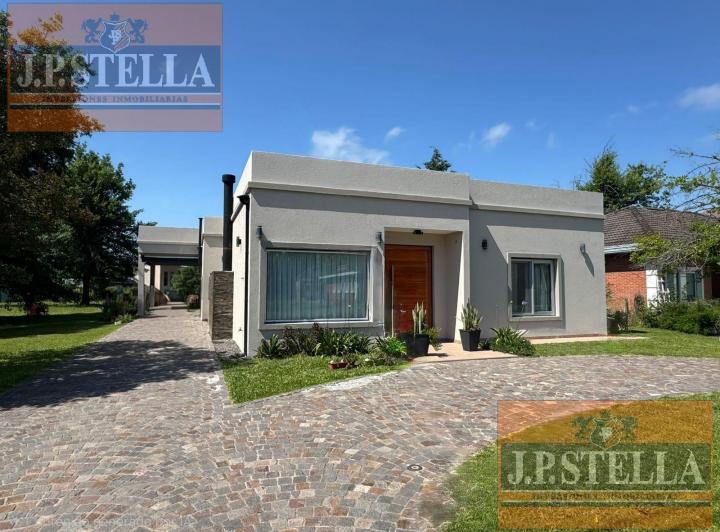 Casa · 172m² · 4 Ambientes · 2 Cocheras