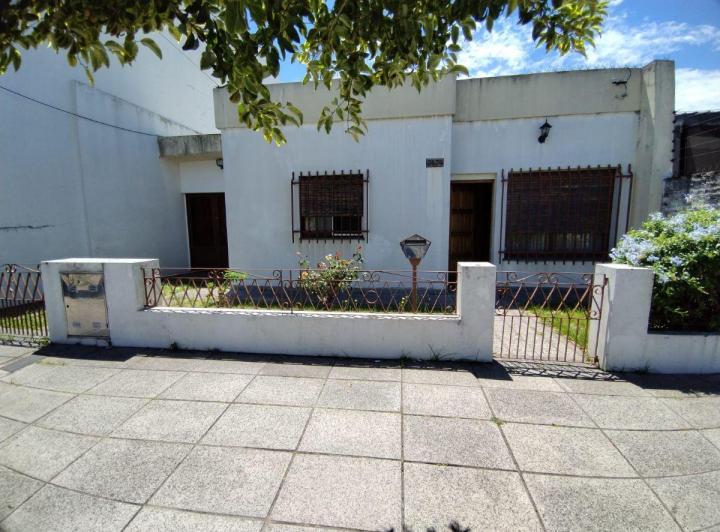 Casa · 80m² · 3 Ambientes · 1 Cochera