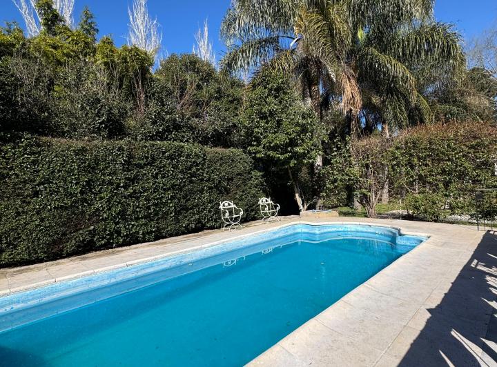 Casa · 120m² · 4 Ambientes · 3 Cocheras