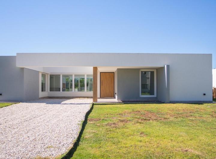 Casa · 173m² · 4 Ambientes · 3 Cocheras