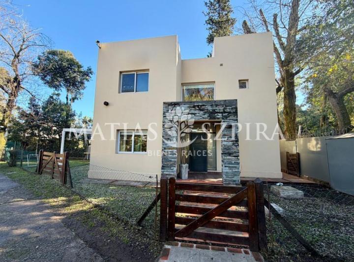 Casa · 90m² · 3 Ambientes · 1 Cochera