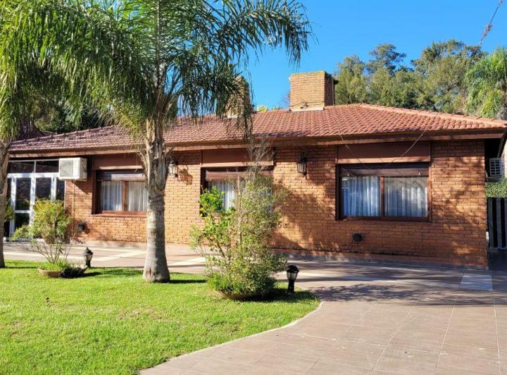 Casa · 110m² · 4 Ambientes · 3 Cocheras