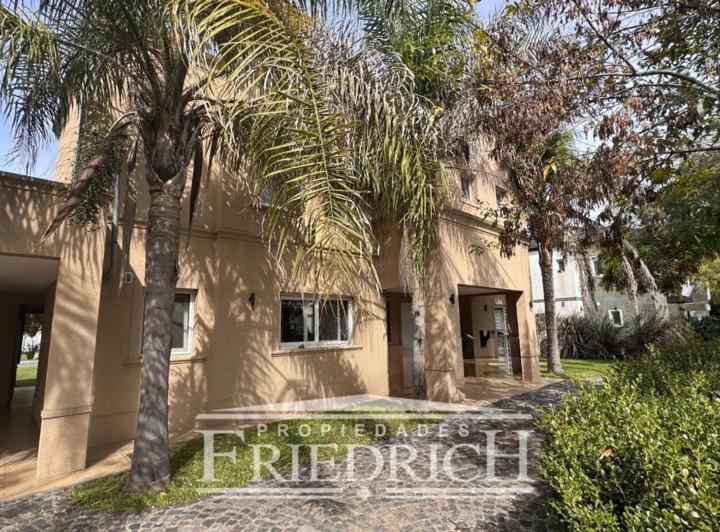Casa · 310m² · 5 Ambientes · 6 Cocheras