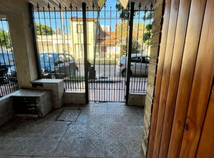Casa · 162m² · 6 Dormitorios · 1 Cochera