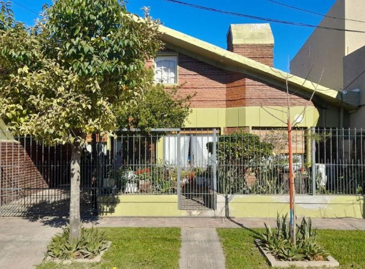Casa · 132m² · 6 Ambientes · 1 Cochera