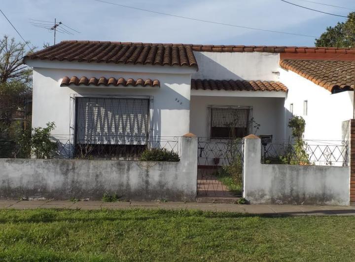 Casa · 103m² · 4 Ambientes · 1 Cochera