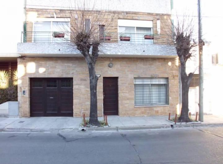 Casa · 180m² · 4 Dormitorios