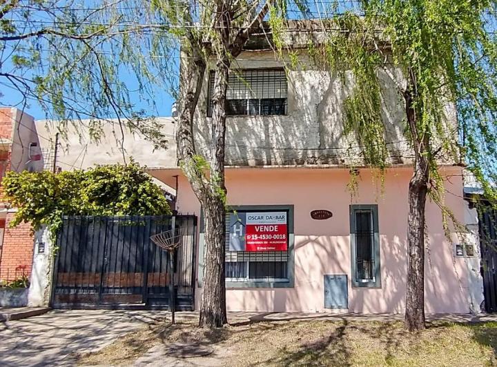 Casa · 120m² · 4 Ambientes · 2 Cocheras