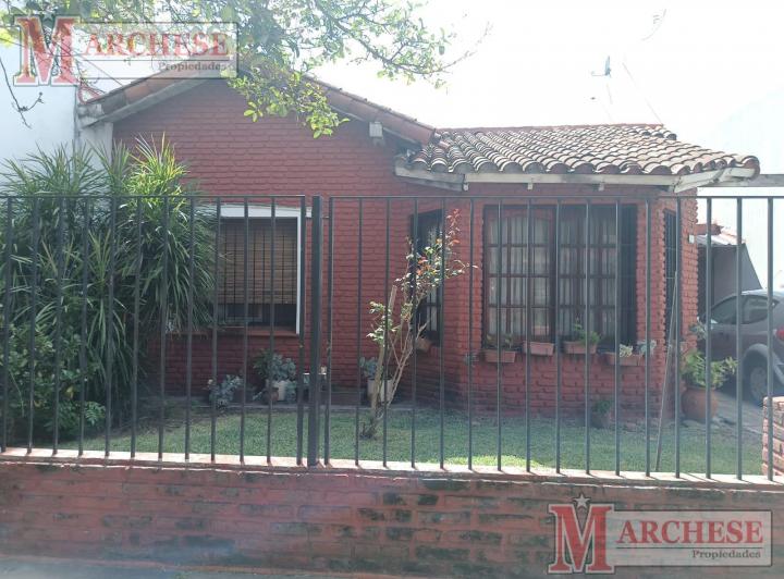 Casa · 300m² · 4 Ambientes · 1 Cochera