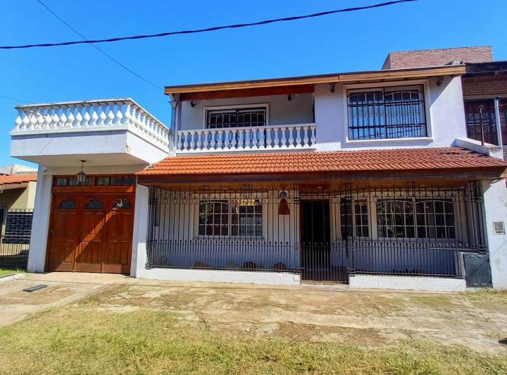 Casa · 250m² · 5 Ambientes