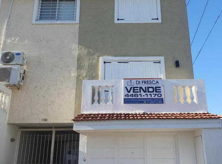 Casa · 122m² · 4 Ambientes · 1 Cochera