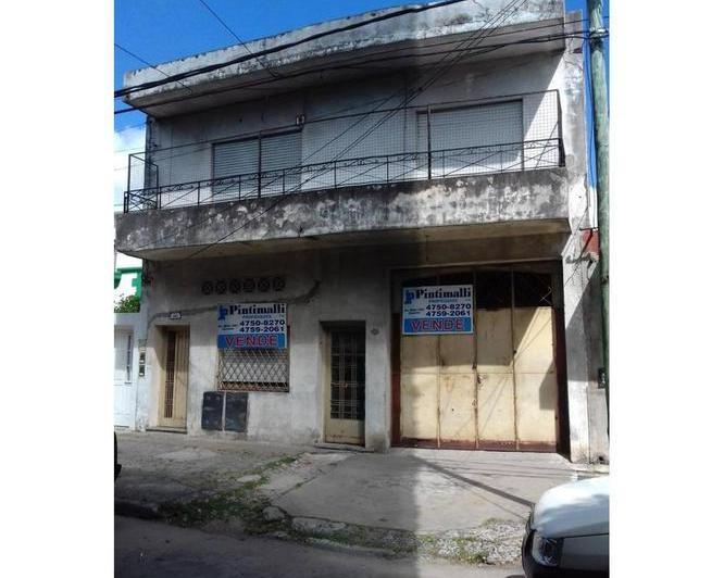 Casa · 150m² · 6 Ambientes · 3 Cocheras