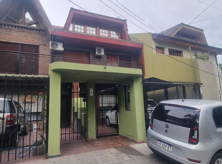 Casa · 90m² · 5 Ambientes · 1 Cochera