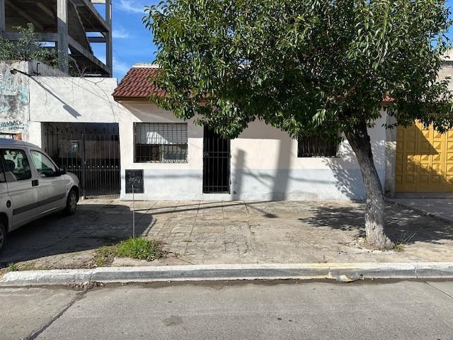 Casa · 103m² · 4 Ambientes · 1 Cochera