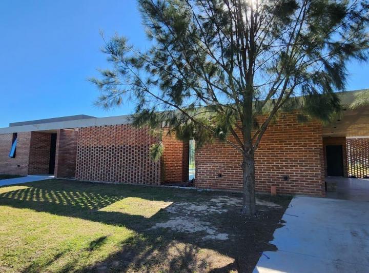 Casa · 213m² · 4 Ambientes · 2 Cocheras
