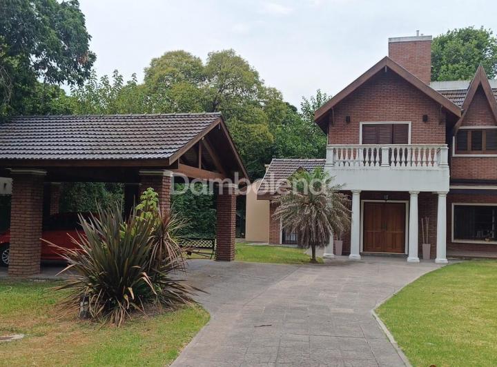 Casa · 342m² · 5 Ambientes · 2 Cocheras