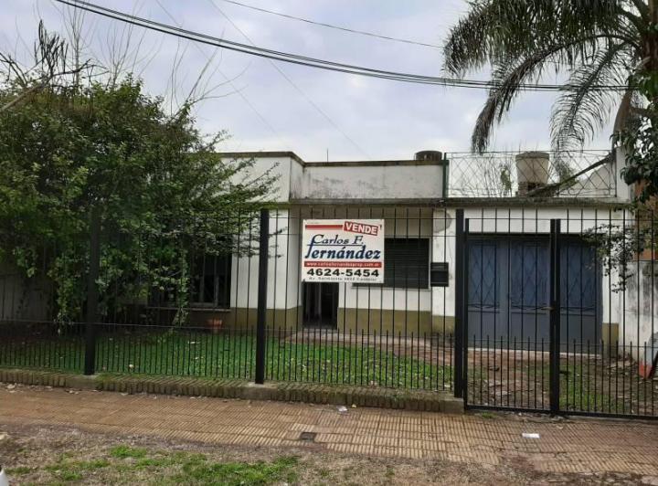 Casa · 180m² · 4 Ambientes · 1 Cochera