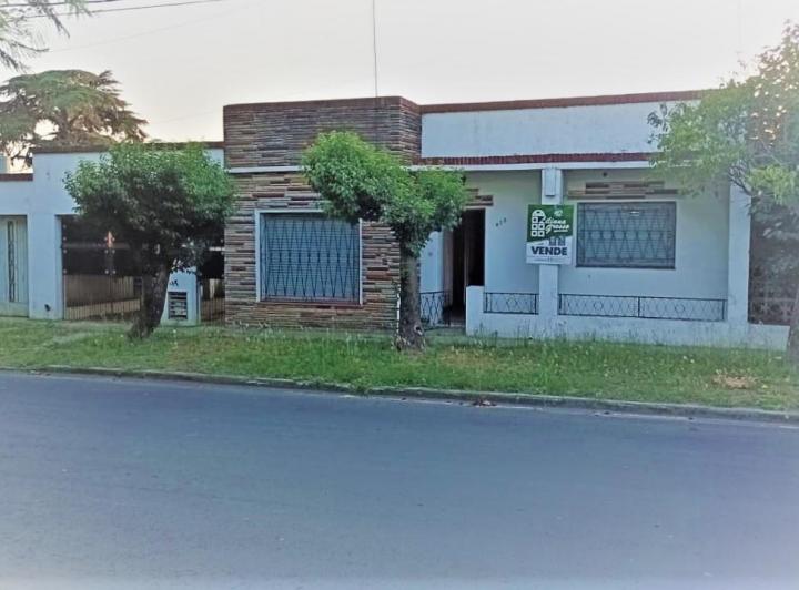 Casa · 80m² · 4 Ambientes · 2 Cocheras