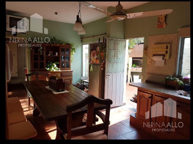 Casa · 140m² · 6 Ambientes · 1 Cochera