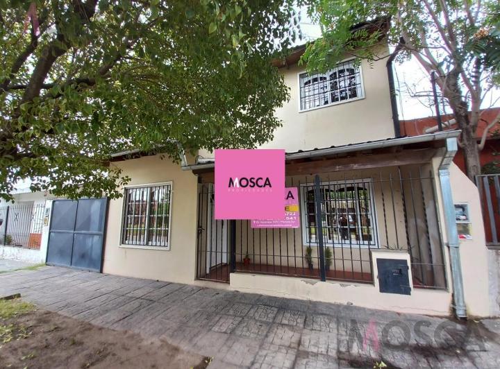 Casa · 120m² · 4 Ambientes · 2 Cocheras
