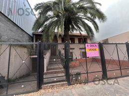 Casa · 250m² · 6 Ambientes · 2 Cocheras