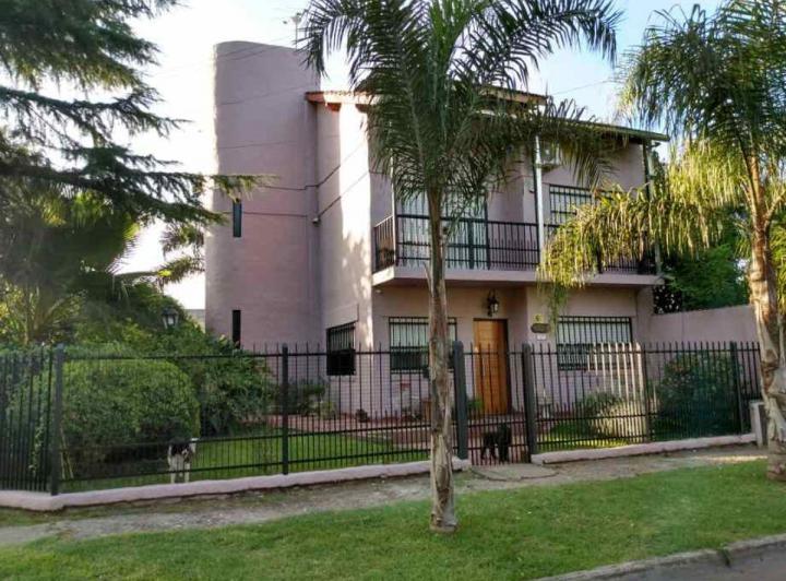 Casa · 280m² · 6 Ambientes